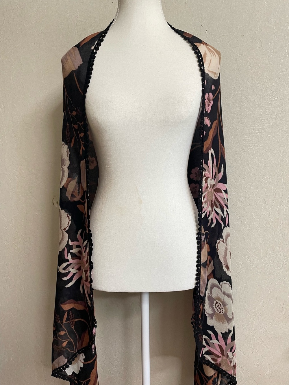 Floral wrap - Picture 6 of 7